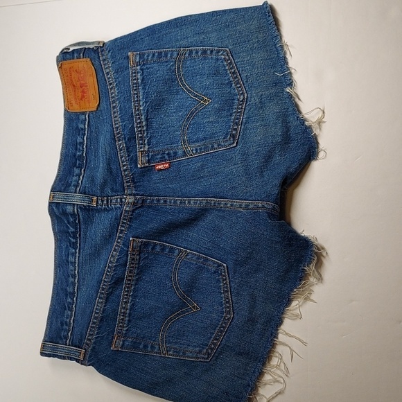 Levi's 501 Button Fly Jeans Shorts Frayed Size 28 - Picture 5 of 5